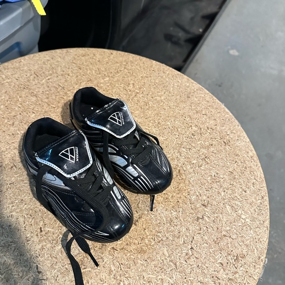Only used a handful of times kids soccer cleats - Picture 6 of 6